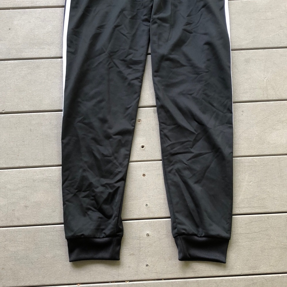 Boys large adidas pants - Picture 7 of 8